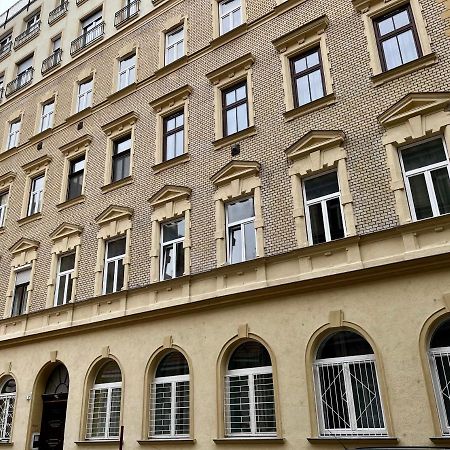Akacfa 62 Dowtown 2Br Wifi+Ac Apartment Budapest Exterior photo